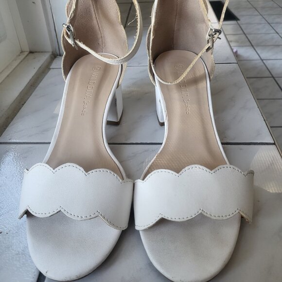 Dress Shoes - Picture 2 of 4